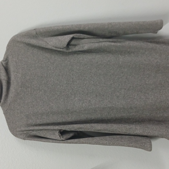 NWT Lee & Birch Taupe High Low Cowl Sweater Top Size Small - Picture 9 of 10